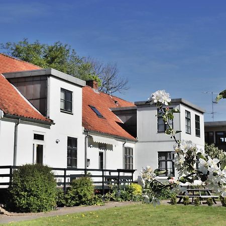 Provstegarden Bed & Breakfast Hovedgard Экстерьер фото
