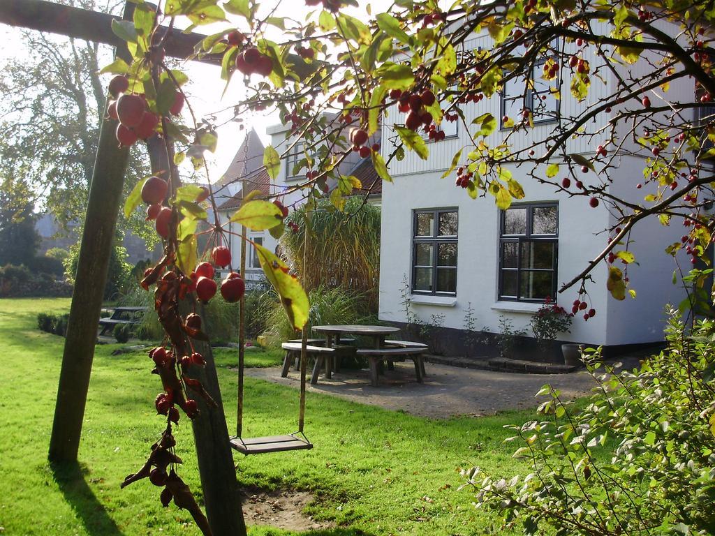 Provstegarden Bed & Breakfast Hovedgard Экстерьер фото