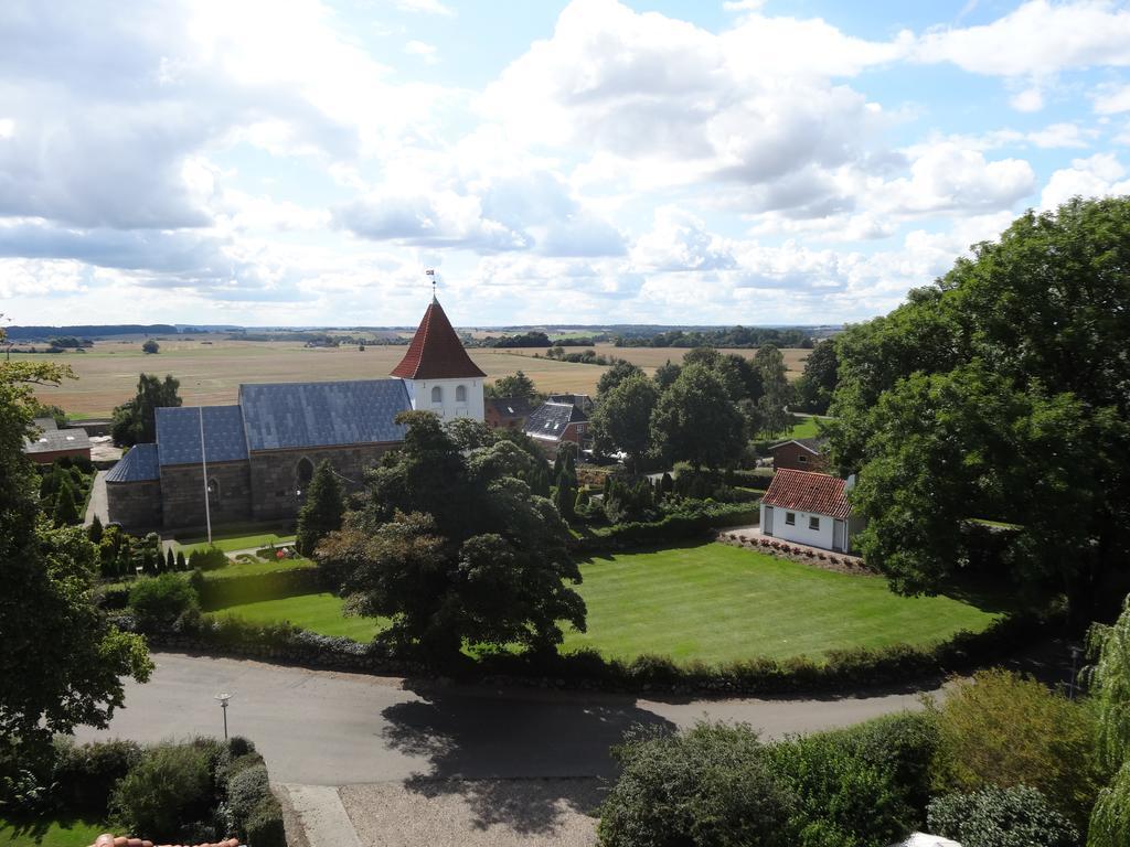Provstegarden Bed & Breakfast Hovedgard Экстерьер фото
