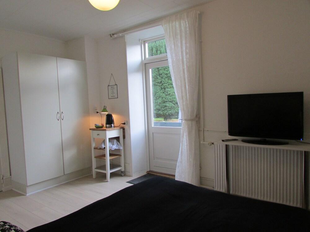 Provstegarden Bed & Breakfast Hovedgard Экстерьер фото